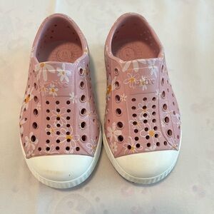 Native Kids Water Shoes - Pink Daisy Slip-On